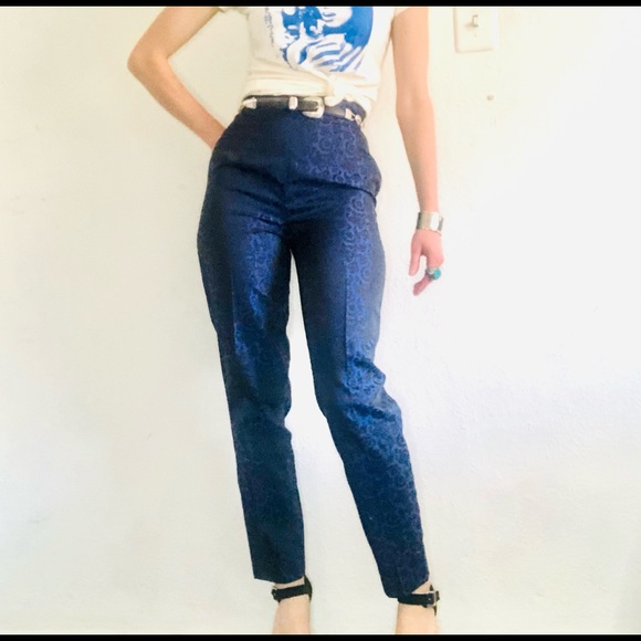 🔥SOLD🔥90s VTG ANN TAYLOR Blue Paisley Silk Tapered Pants - Picture 3 of 11